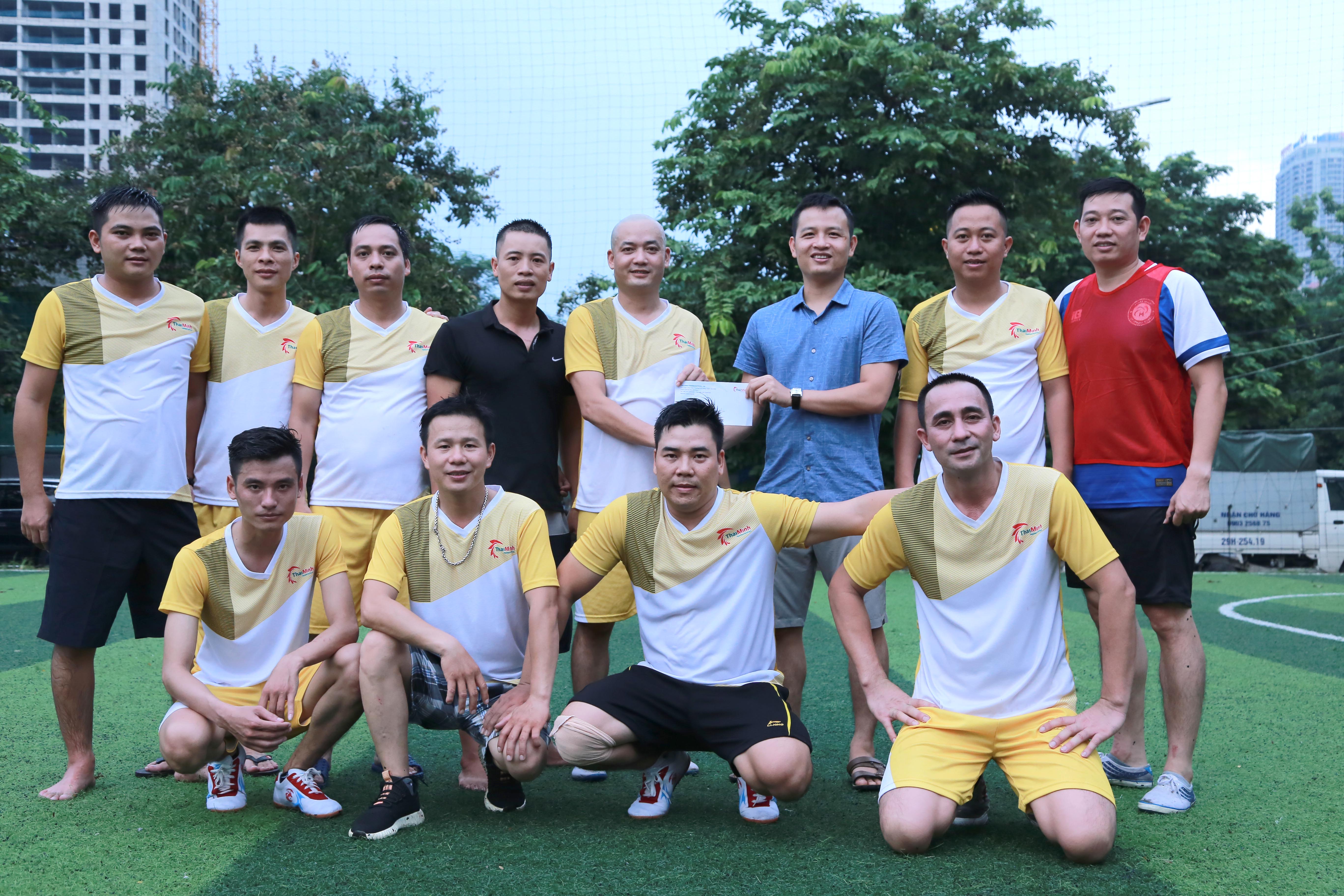 Sôi động giải bóng đá tứ hùng FC Thái Minh 2020  diễn ra trong  mưa