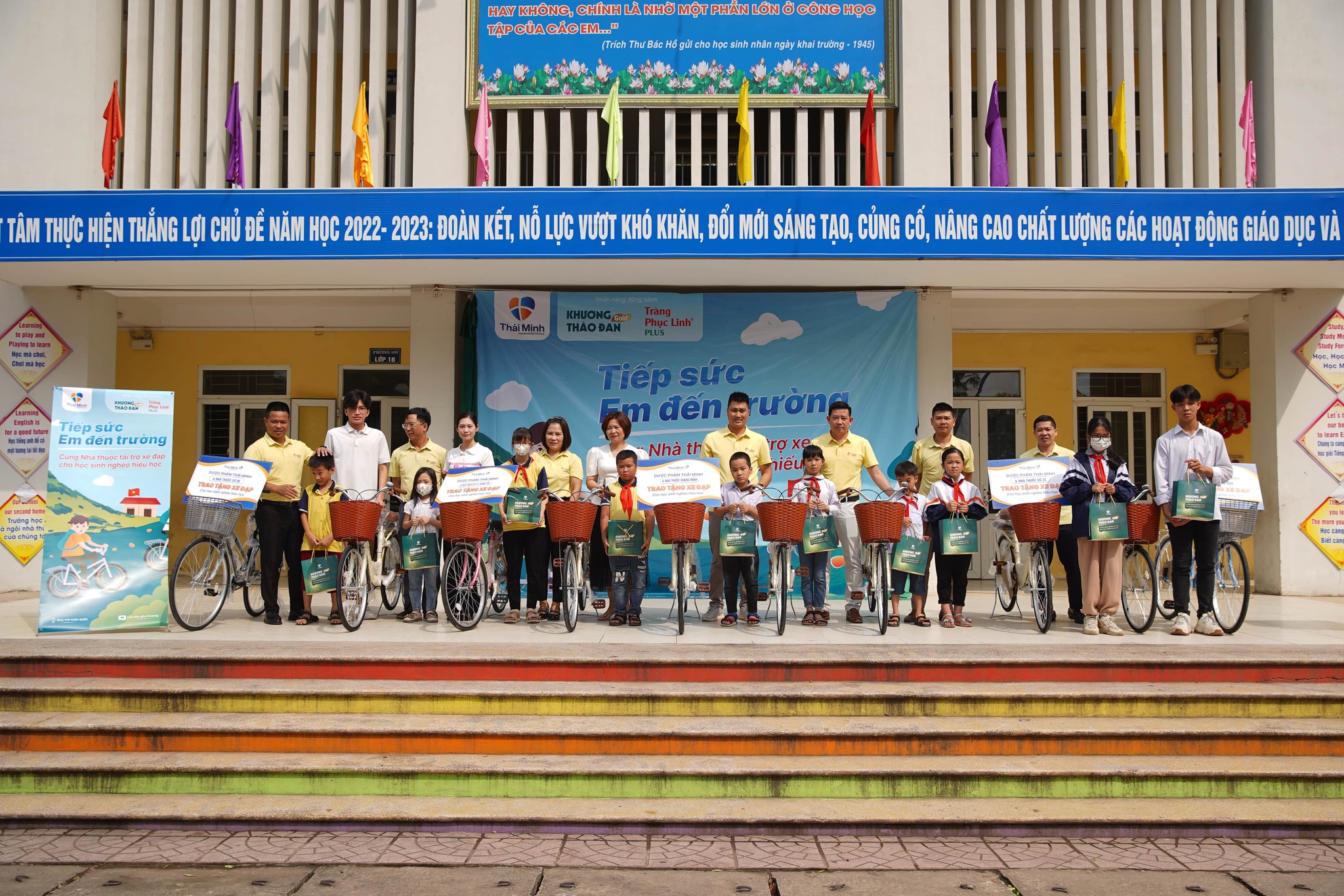 Thái Minh cùng nhà thuốc địa phương chính thức phát động chiến dịch Tiếp sức em đến trường tỉnh Bắc Giang