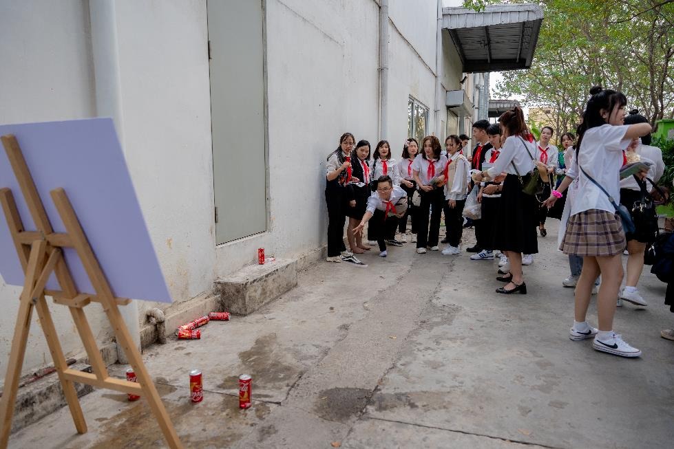 Cũng là học sinh tiểu học mà học sinh này lạ lắm - Ảnh 4.