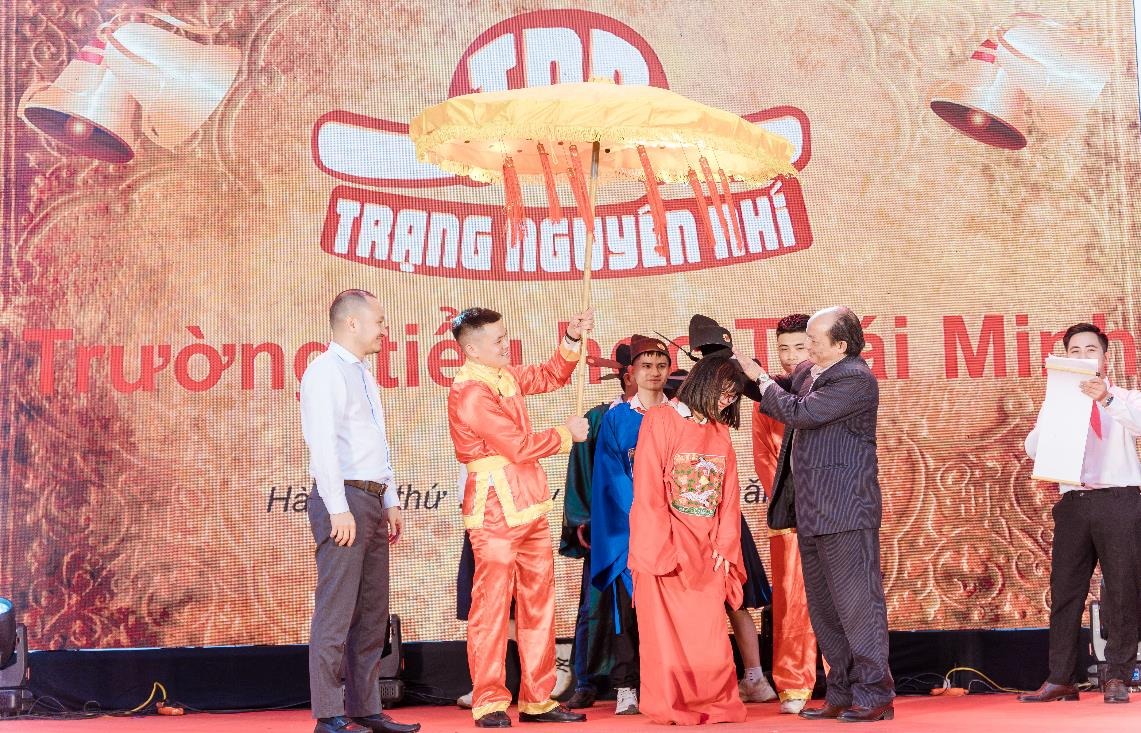 Cũng là học sinh tiểu học mà học sinh này lạ lắm - Ảnh 7.