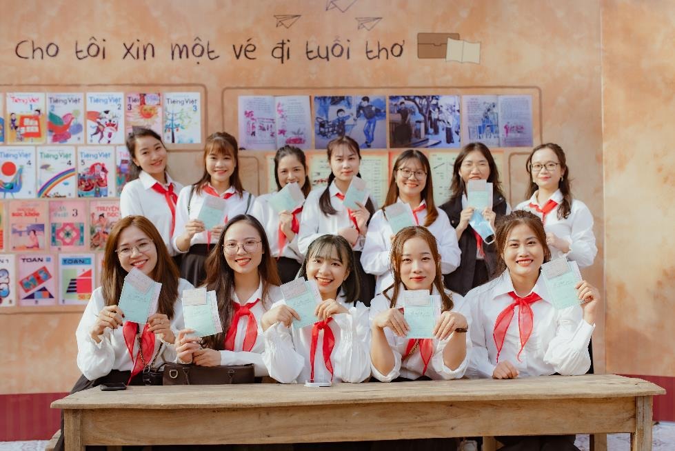 Cũng là học sinh tiểu học mà học sinh này lạ lắm - Ảnh 1.