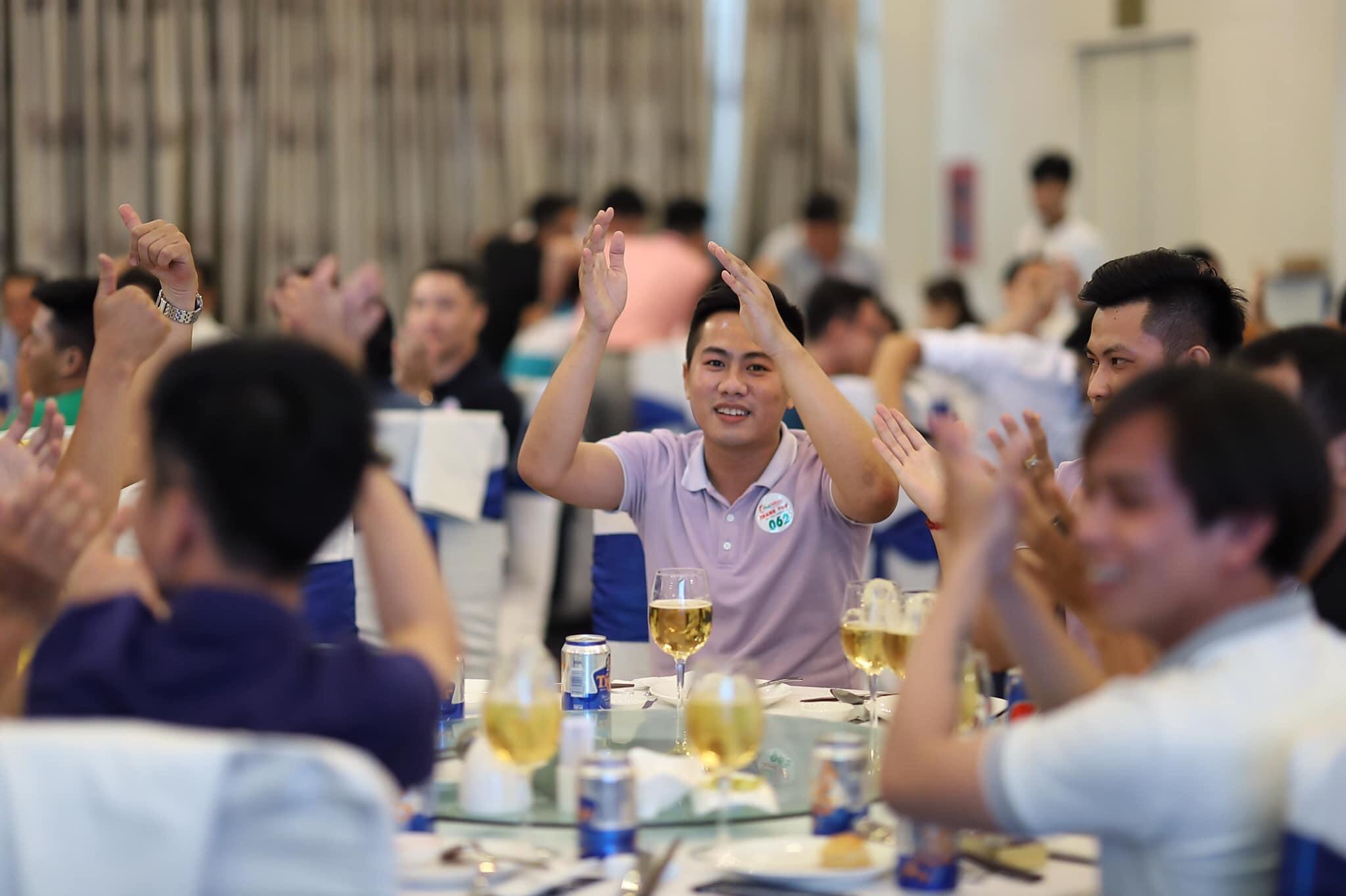 Điều đặc biệt ở chàng trai giành top 1 nhân viên kinh doanh hệ thống phân phối Khánh Điều đặc biệt ở chàng trai giành top 1 nhân viên kinh doanh hệ thống phân phối Khánh
